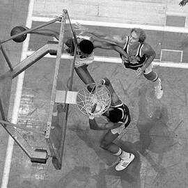 Julius Erving and Kareem Abdul-jabbar by Jim Cummins