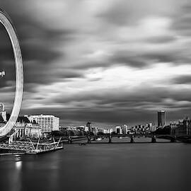 Movement by Arthit Somsakul